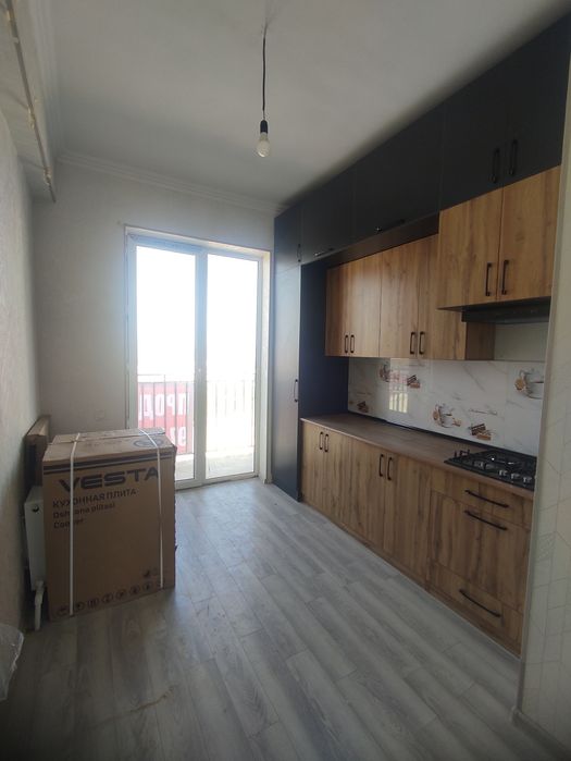 Срочна 3 хонали уй сотилади. Нурафшонда янги қурилган домда 4 этажда.