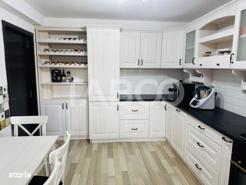 Casacu 4 camere de vanzare  zona linistita  Sura Mare Sibiu