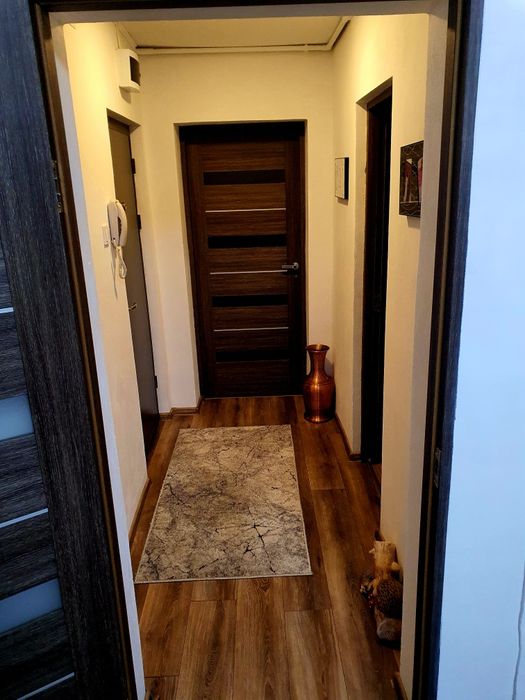 Apartament semidecomandat 3 camere
