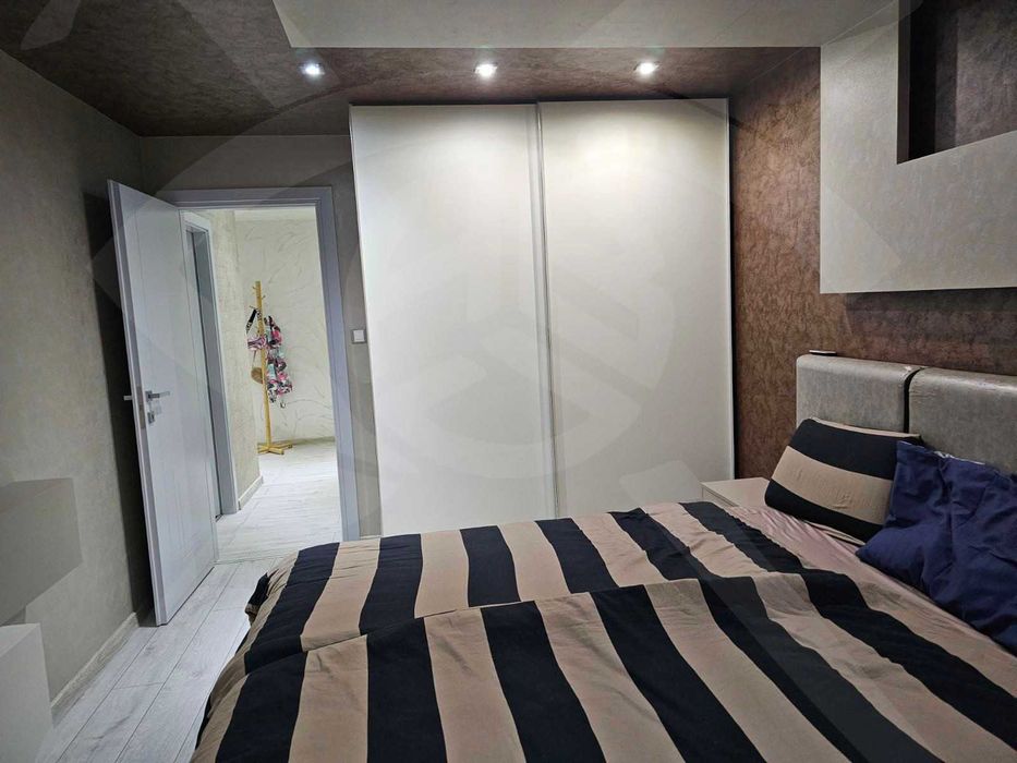 Продава се Тристаен апартамент в Пловдив, Младежки Хълм - 102 кв.м за 2432 €/кв.м - Снимка #1