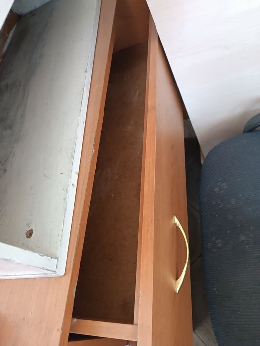 Кровать детская. Комод