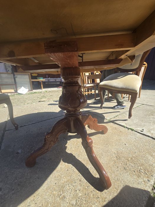 Vând masă  cu 3 scaune