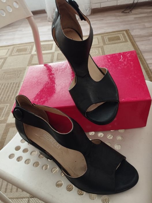 Женская обувь размеры разные