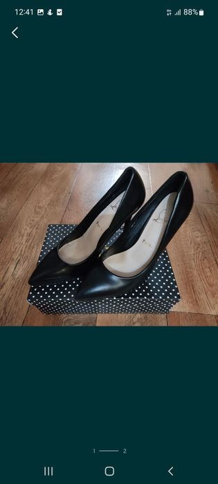 Продаётся 2 пары туфли чёрного цвета