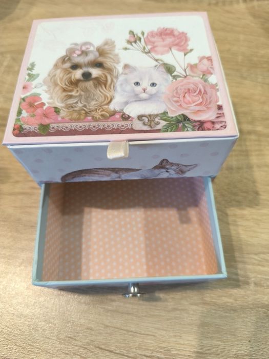 Кутийка за бижута