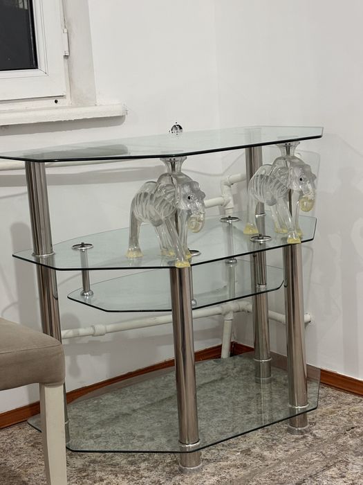 Стол под телевизор