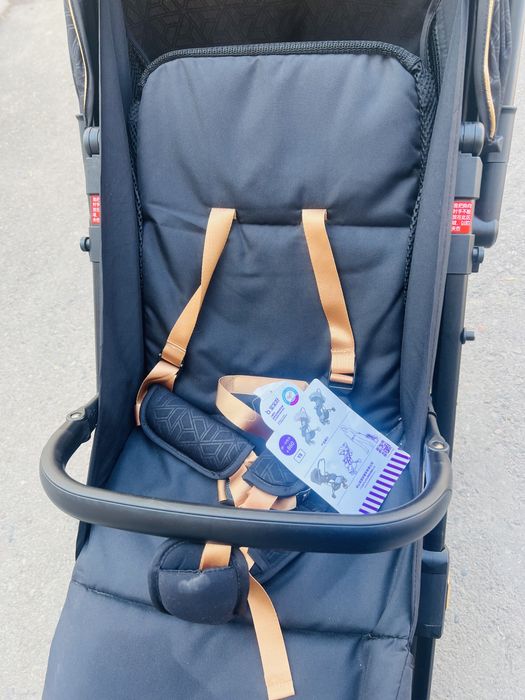 Срочноо!!! Продам прогулочный коляску baobaohao, с перекидной ручкой