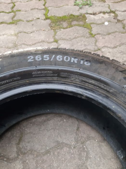 Продам шины шипованные 265/60R18