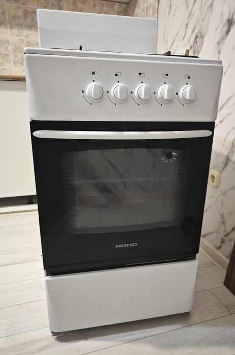 Продам газовую плиту