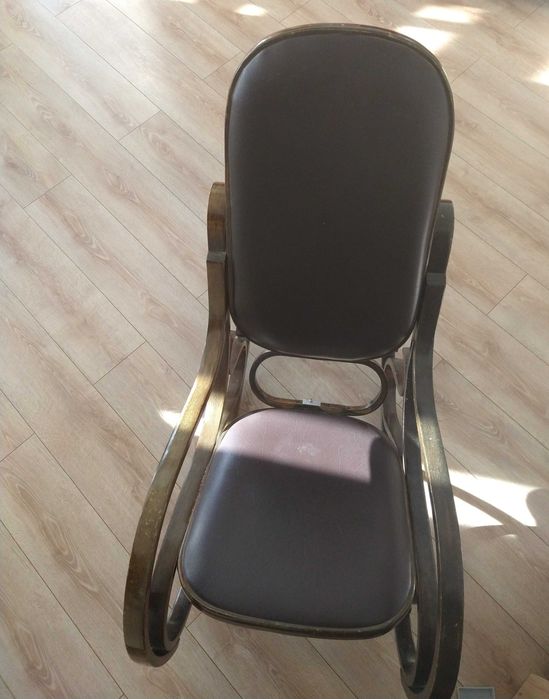 Fotoliu balansoar din lemn