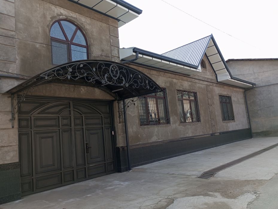 Срочно ховли сотилади