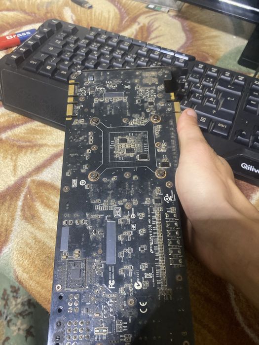 Vand placa video RTX 680 de 2g
