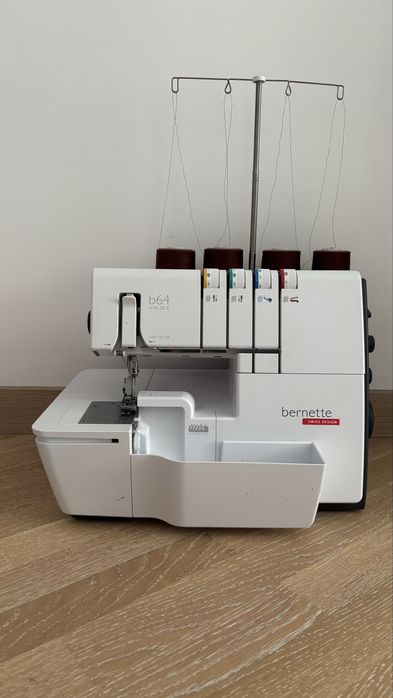 Masina de surfilat Bernette B64 AirLock