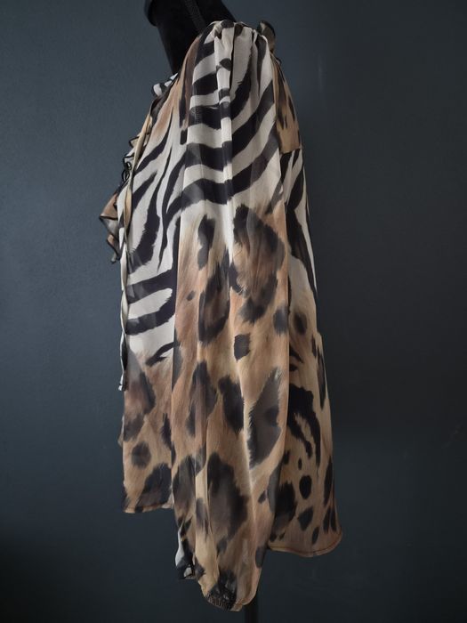Bluză Monari mărime 38, imprimeu animal print (zebră/leopard), guler cu volănașe și șnur de legat