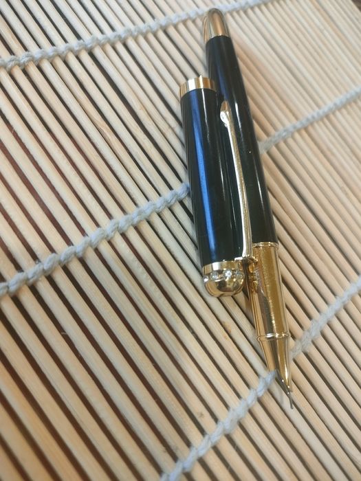 Продам перьевую авторучку!!!