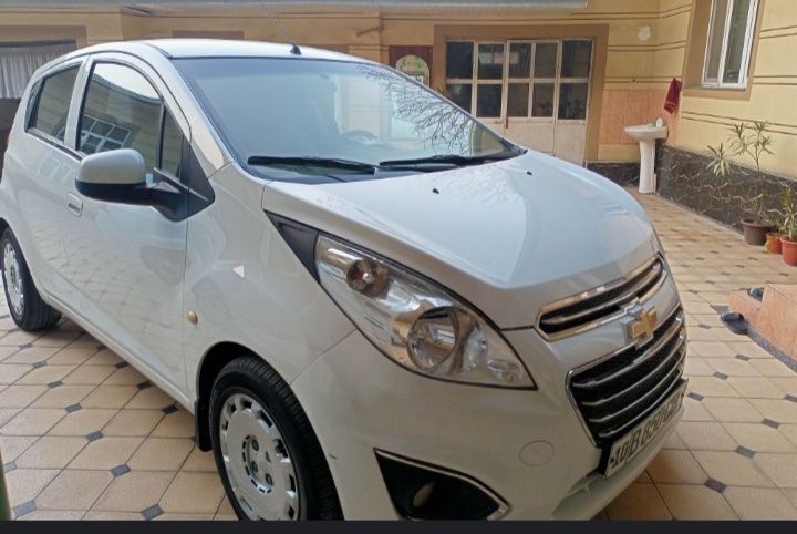 Spark moshinasi sotiladi