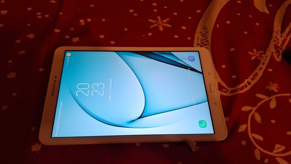 Vând tableta samsu g  tab a