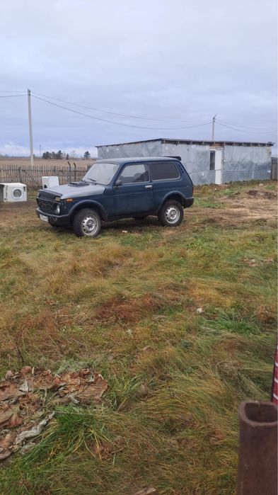 Продам ниву 21213 в разбор