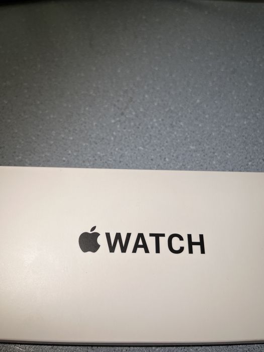 Продам часы Apple watch series SE gen 2
