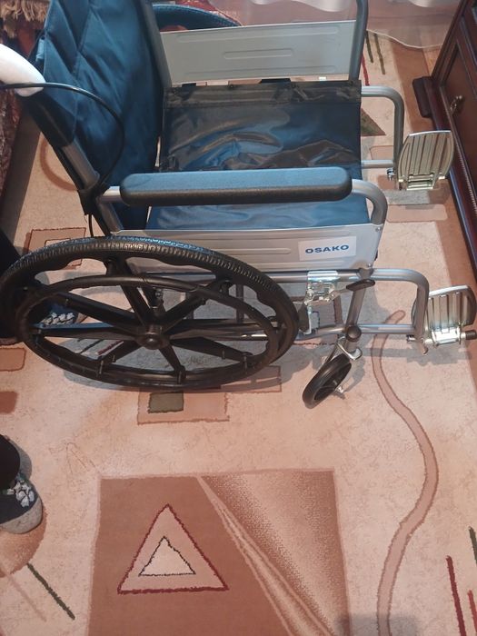 Кресло-коляска в отличном состоянии