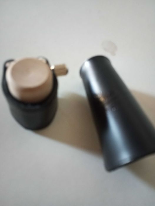 Продавам гривна за саксофон Вандорейн