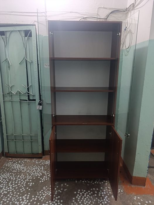 Шкаф офисный книжный