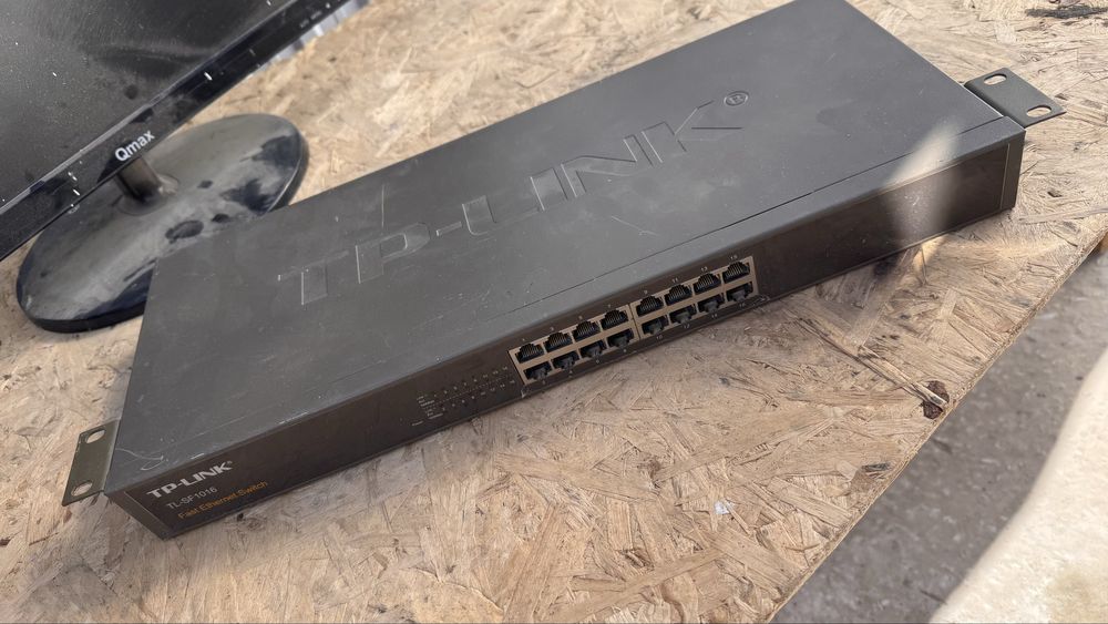 TP Link коммутатор 16 порт