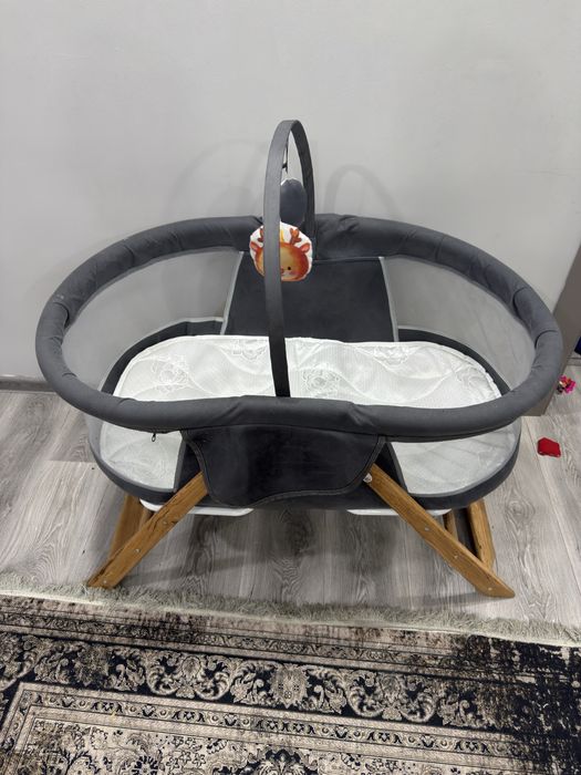 Продается детская кроватка - складная