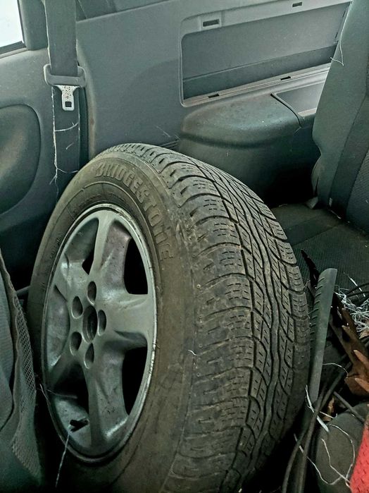 Джанти с хубави гуми Rav4
