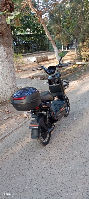 Скутер сотилади холати яхши