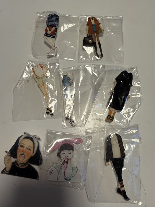 Брошки различни налични