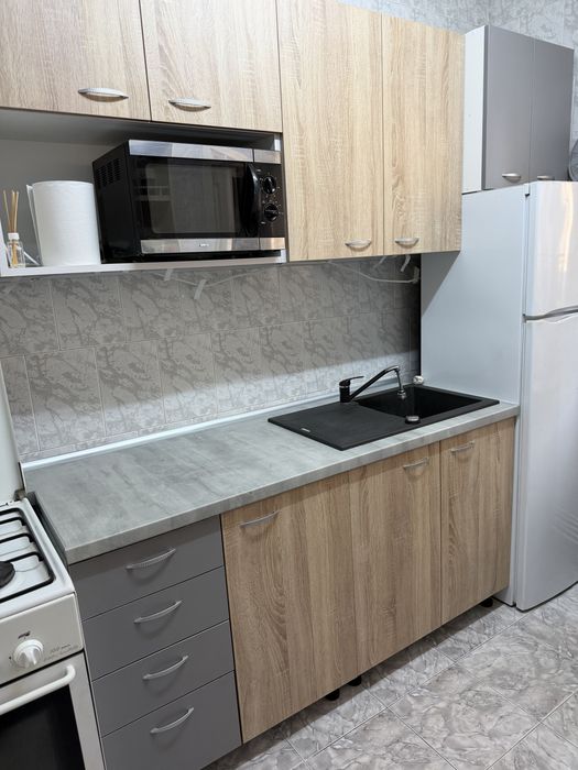 Mobila bucatarie 160 x 160 + 53 (partea de sus)