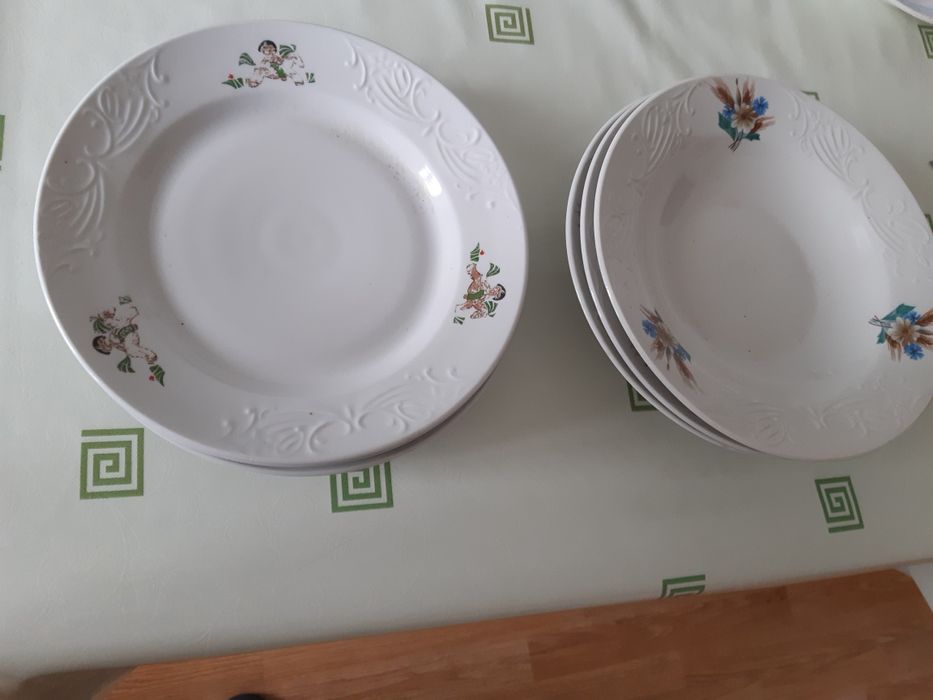 Продам тарелки по 3 штуки