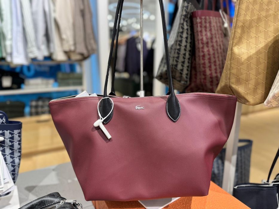 Брендовая сумка от Lacoste
