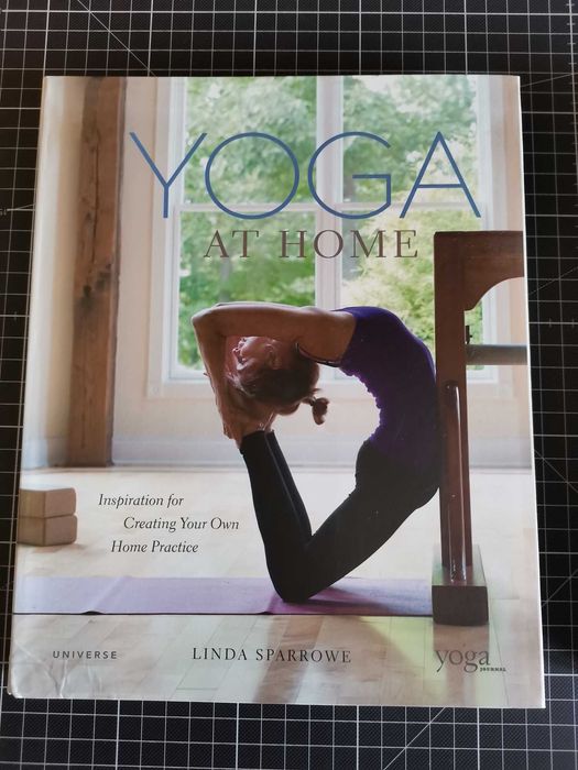 Lot 2 carti Yoga in engleza - Yoga at home si Hatha Yoga