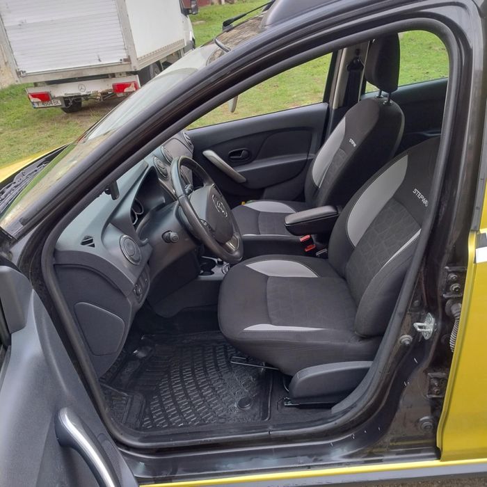 Продавам Дачия Сандеро Stepway