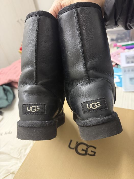 Cizme Ugg negre din piele marimea 37