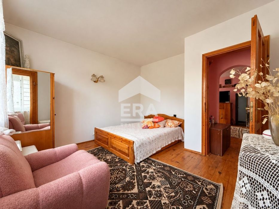 Продава се Къща в с. Горни Окол, Област София-област - 220 кв.м за 587 €/кв.м - Снимка #5