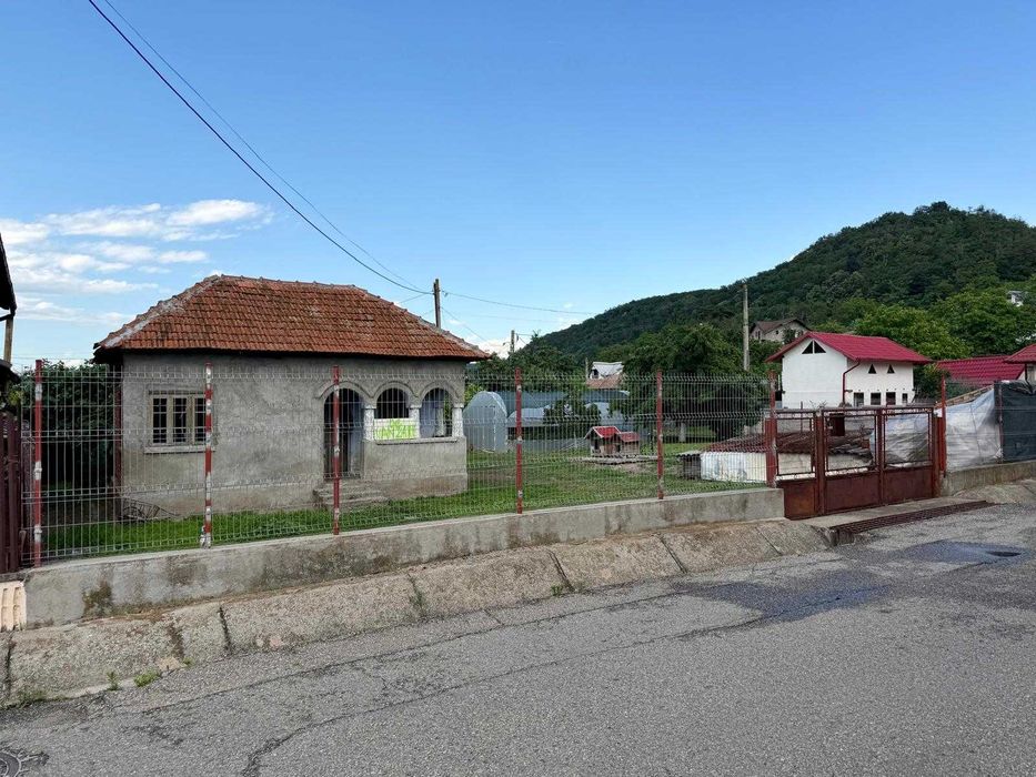 Teren Goranu + Casa / Strada Paraul Hotului / Toate utilitatile