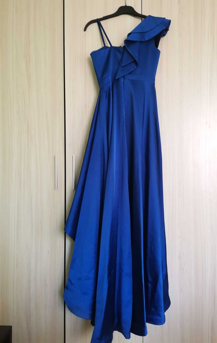 Официална сатенена рокля