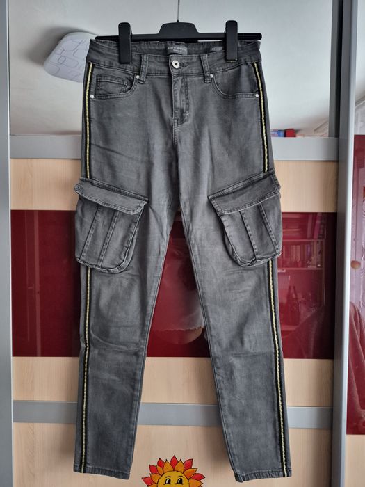 Pantaloni cargo gri