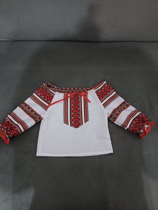 Costum national pentru fete