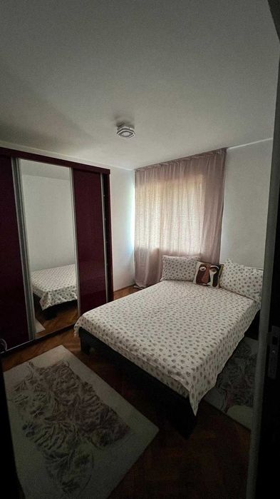Vand Apt 3 Camere, etaj 1- zona Valea rosie