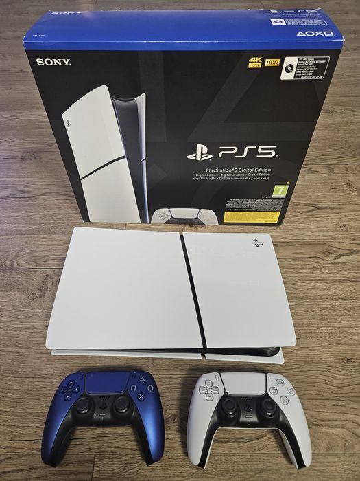 PlayStation 5 Digital Edition + 2 manete DualSense