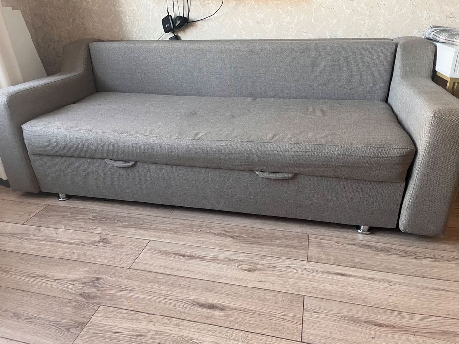 Продам диван тахта в отличном состоянии