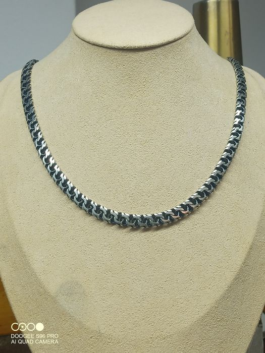 Продам серебряную цепь с черчением!