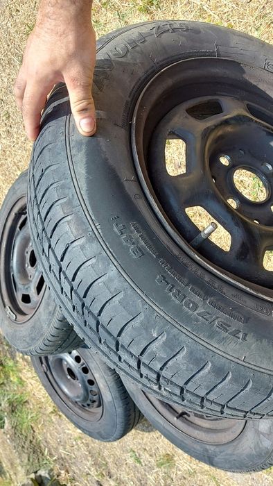 Джанти с гуми 175/70/R14 цола 4 бр за Опел