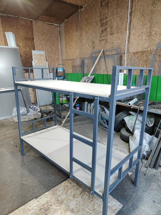 Кровать двухъярусная