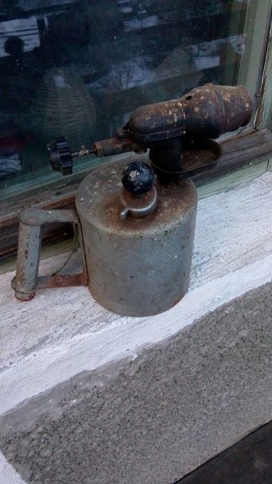 Бензинова лампа