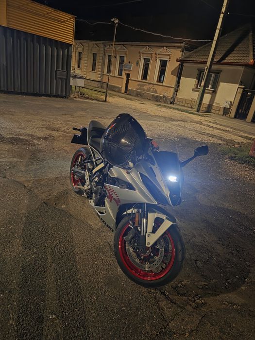 Suzuki GSX 8R  abs